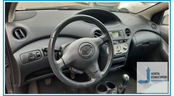TOYOTA YARIS JPP del 2004 parti usate e ricambi