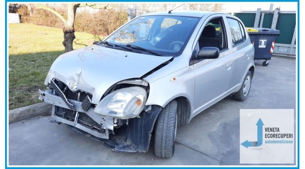 TOYOTA YARIS JPP del 2002 parti usate e ricambi