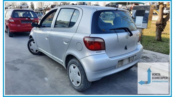 TOYOTA YARIS JPP del 2002 parti usate e ricambi