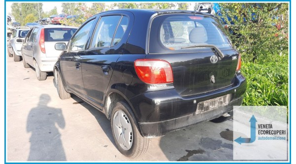 TOYOTA YARIS JPP del 2001 parti usate e ricambi