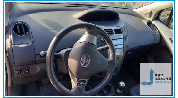 TOYOTA YARIS  del 2010 parti usate e ricambi - Tipo Motore 1KRFE