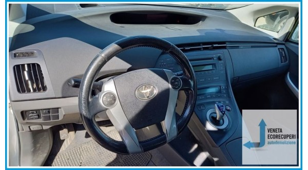 TOYOTA PRIUS 3a Serie  del 2010 parti usate e ricambi - Tipo Motore 2ZRFXE