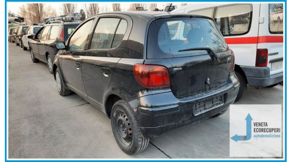 TOYOTA YARIS JPP del 2003 parti usate e ricambi