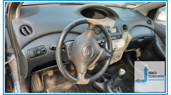 TOYOTA YARIS JPP del 2004 parti usate e ricambi