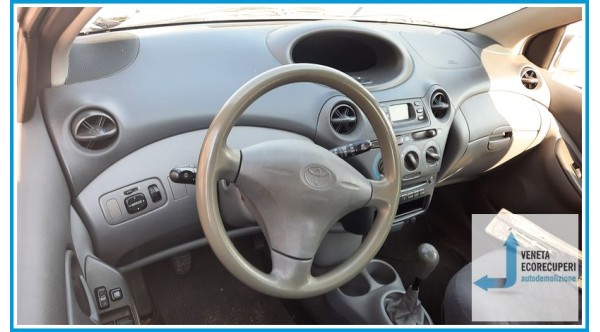 TOYOTA YARIS JPP del 2003 parti usate e ricambi