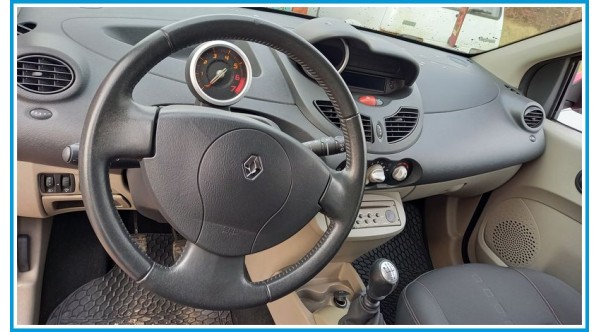 RENAULT TWINGO 2a Serie  del 2007 parti usate e ricambi - Tipo Motore DF7A8