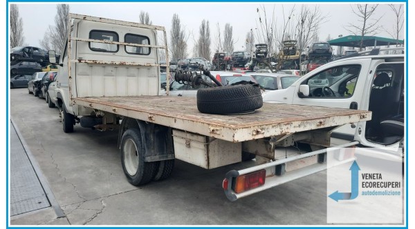 SUZUKI SWIFT  del 1999 parti usate e ricambi - Tipo Motore G10A