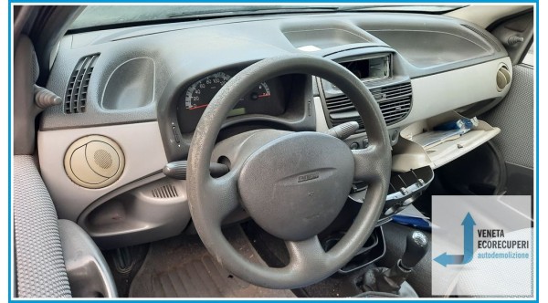 FIAT PUNTO 1N/1P del 2000 parti usate e ricambi - Tipo Motore 188A3000