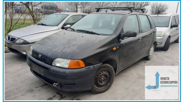FIAT PUNTO 1a Serie  del 1998 parti usate e ricambi - Tipo Motore 176B2000