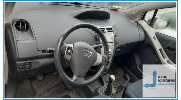 TOYOTA YARIS  del 2008 parti usate e ricambi - Tipo Motore 1KRFE