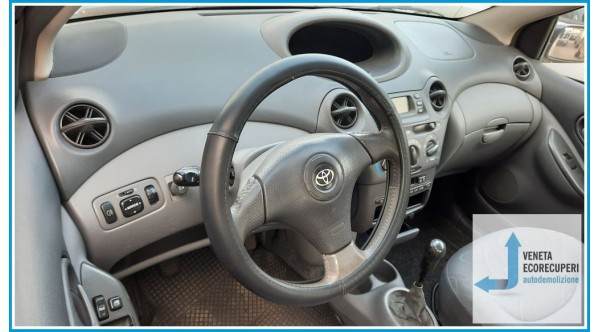TOYOTA YARIS JPP del 2000 parti usate e ricambi - Tipo Motore 2NZFE