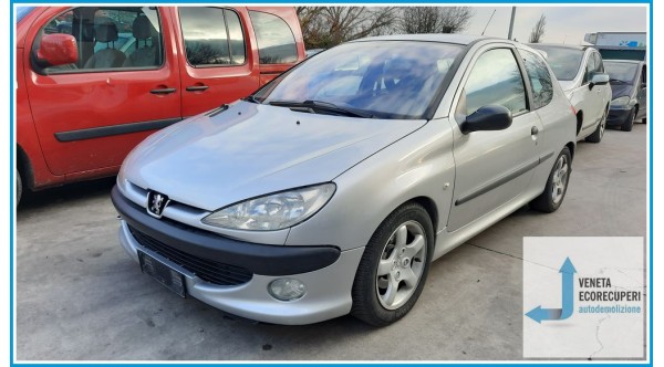 PEUGEOT 206  del 2001 parti usate e ricambi - Tipo Motore NFU