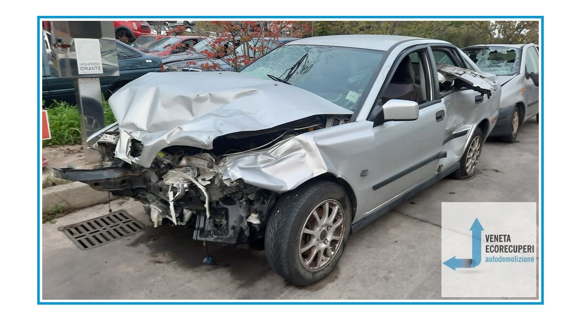 VOLVO Serie 40  del 2001 parti usate e ricambi