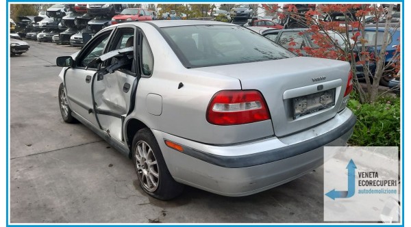 VOLVO Serie 40  del 2001 parti usate e ricambi
