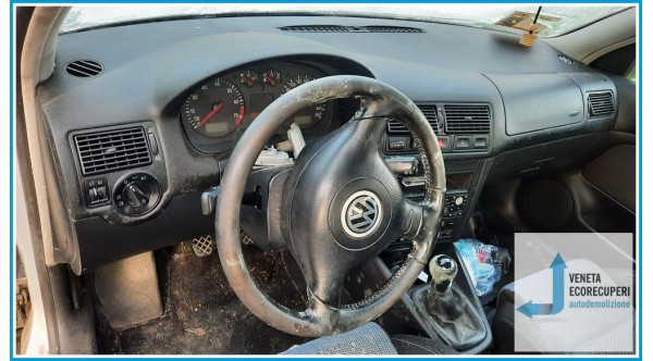 VOLKSWAGEN GOLF 1J del 2001 parti usate e ricambi - Tipo Motore Azd
