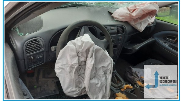 VOLVO Serie 40  del 2001 parti usate e ricambi