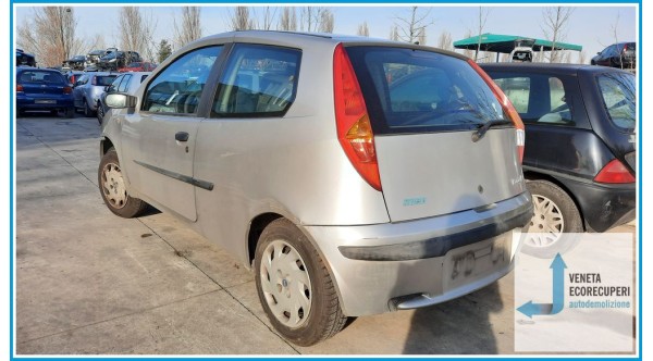 FIAT PUNTO 1N/1P del 2001 parti usate e ricambi - Tipo Motore 188A4000