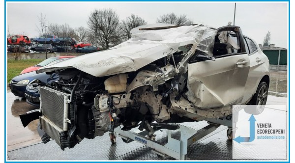 BMW Serie 1 5P F40 del 2020 parti usate e ricambi - Tipo Motore B47C20B