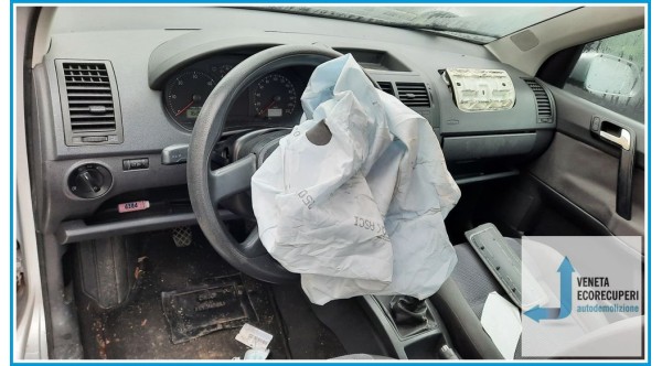 VOLKSWAGEN POLO 9N del 2005 parti usate e ricambi - Tipo Motore BNV
