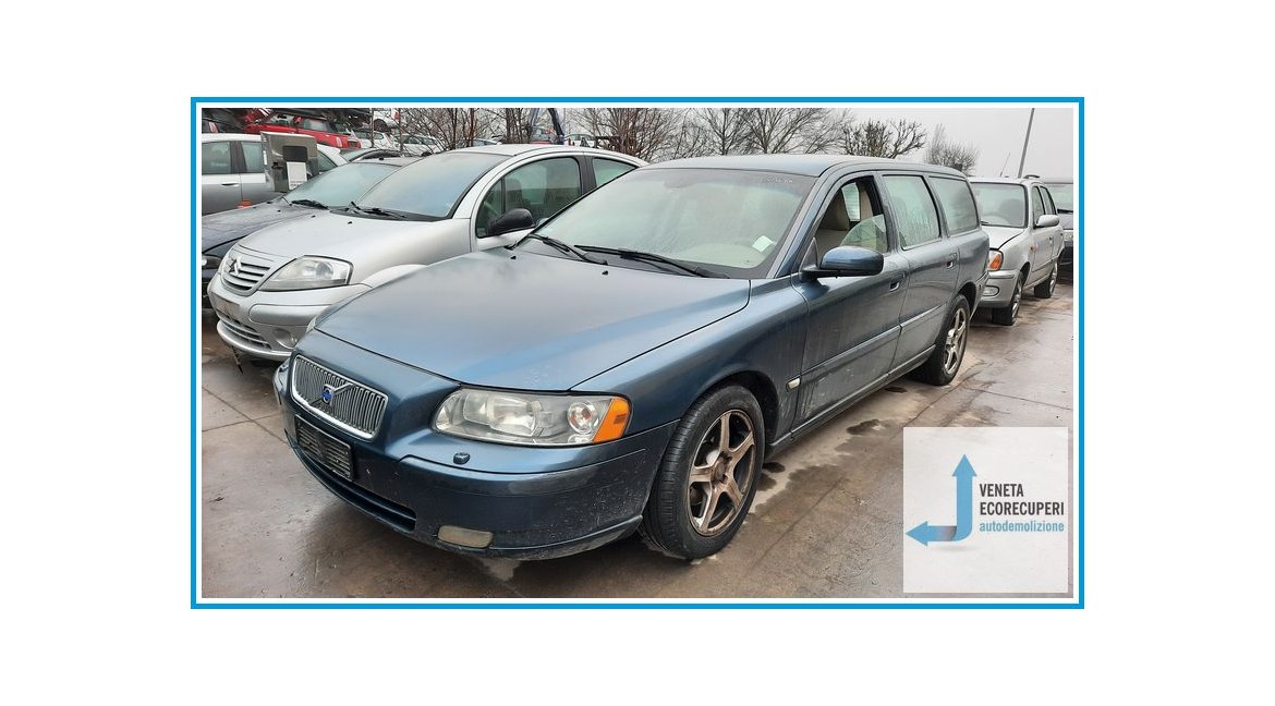 VOLVO V70/XC70  del 2005 parti usate e ricambi