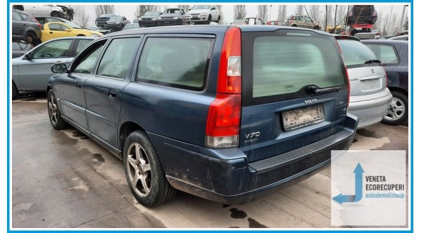 VOLVO V70/XC70  del 2005 parti usate e ricambi