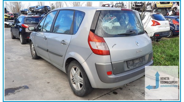 RENAULT SCENIC 2a Serie  del 2003 parti usate e ricambi - Tipo Motore F9QD8