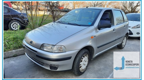 FIAT PUNTO 1a Serie  del 1998 parti usate e ricambi - Tipo Motore 176b9000