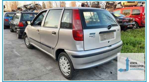 FIAT PUNTO 1a Serie  del 1998 parti usate e ricambi - Tipo Motore 176b9000