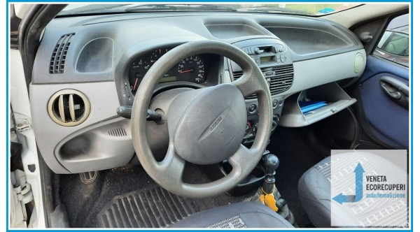 FIAT PUNTO 1N/1P del 2000 parti usate e ricambi - Tipo Motore 188A4000