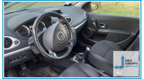 RENAULT CLIO 3a Serie  del 2006 parti usate e ricambi