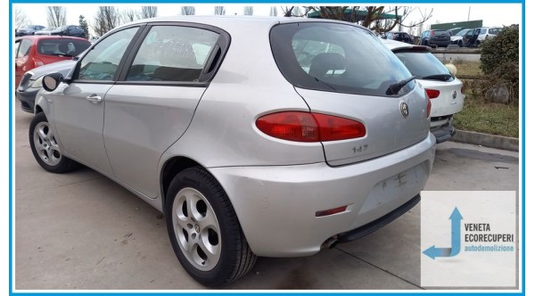 ALFA ROMEO 147 W8 del 2006 parti usate e ricambi
