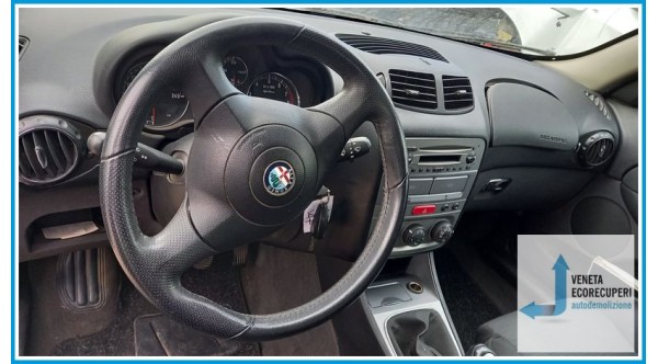 ALFA ROMEO 147 W8 del 2006 parti usate e ricambi
