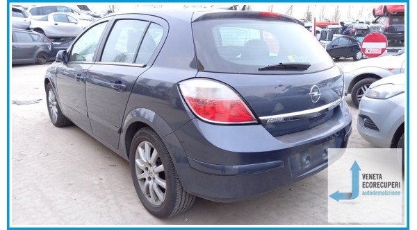 OPEL ASTRA A04 del 2006 parti usate e ricambi