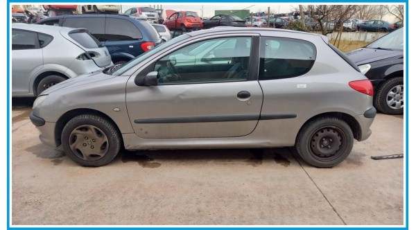 PEUGEOT 206  del 2001 parti usate e ricambi