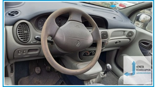 RENAULT MEGANE 1a Serie  del 2000 parti usate e ricambi