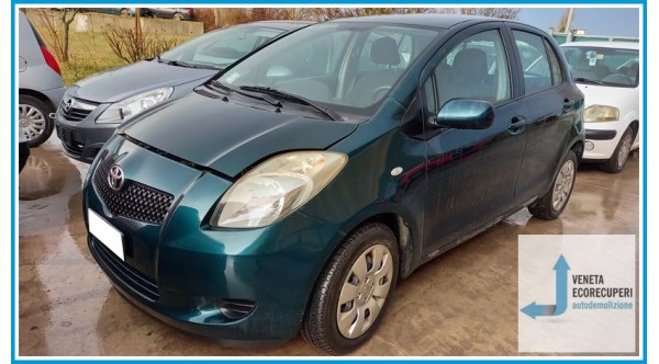 TOYOTA YARIS  del 2006 parti usate e ricambi