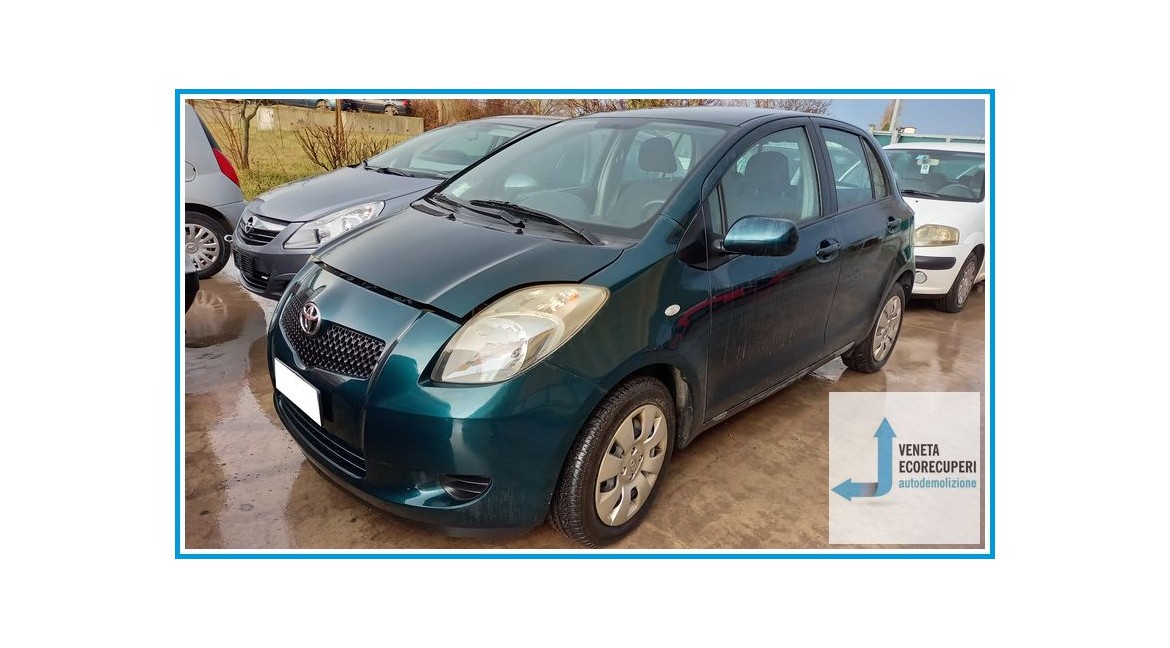 TOYOTA YARIS  del 2006 parti usate e ricambi