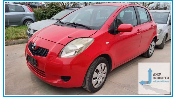 TOYOTA YARIS  del 2007 parti usate e ricambi