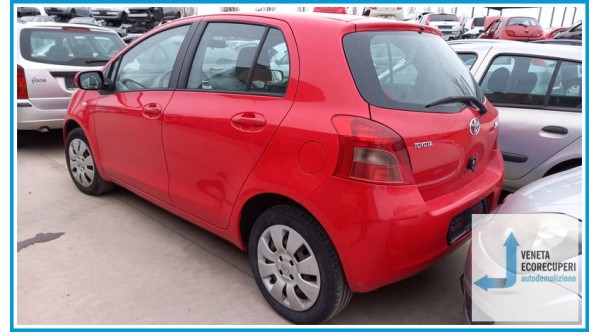 TOYOTA YARIS  del 2007 parti usate e ricambi