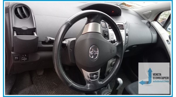 TOYOTA YARIS  del 2007 parti usate e ricambi