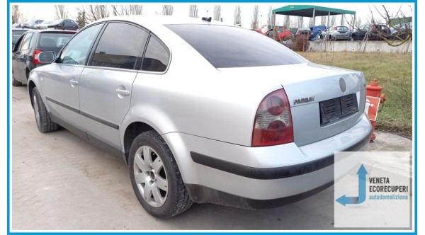 VOLKSWAGEN PASSAT 3B del 2001 parti usate e ricambi