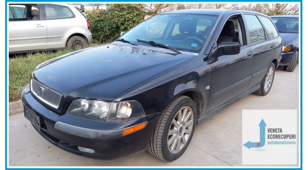 VOLVO V40  del 2001 parti usate e ricambi
