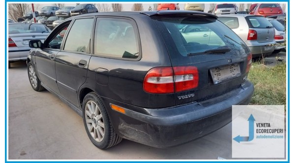 VOLVO V40  del 2001 parti usate e ricambi