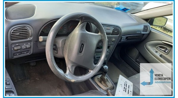 VOLVO V40  del 2001 parti usate e ricambi