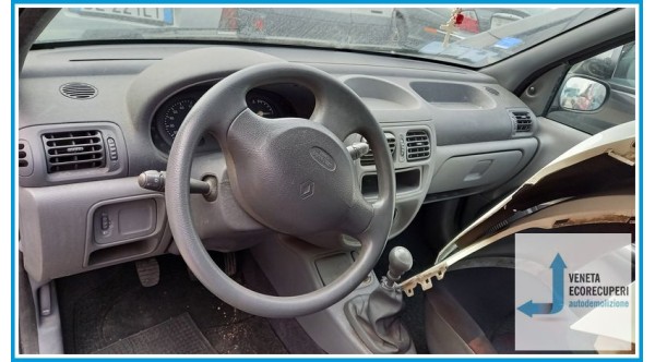 RENAULT CLIO 2a Serie  del 1998 parti usate e ricambi