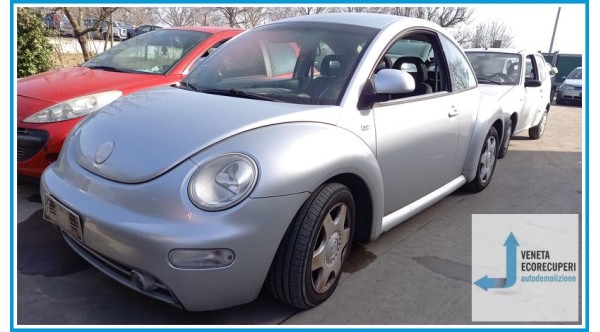 VOLKSWAGEN NEW BEETLE 1C del 2000 parti usate e ricambi