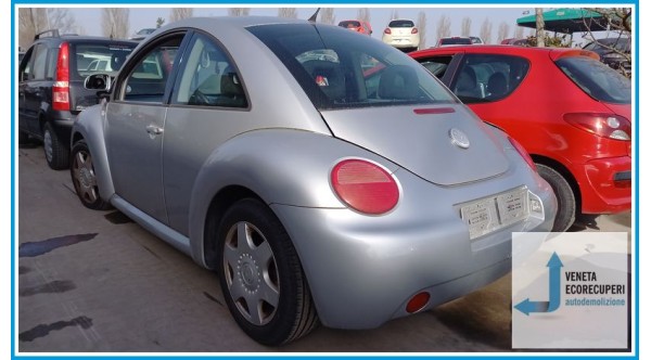 VOLKSWAGEN NEW BEETLE 1C del 2000 parti usate e ricambi