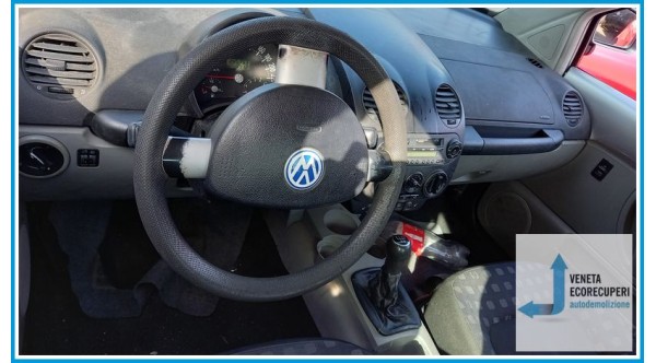 VOLKSWAGEN NEW BEETLE 1C del 2000 parti usate e ricambi