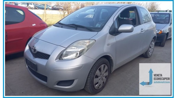 TOYOTA YARIS  del 2009 parti usate e ricambi