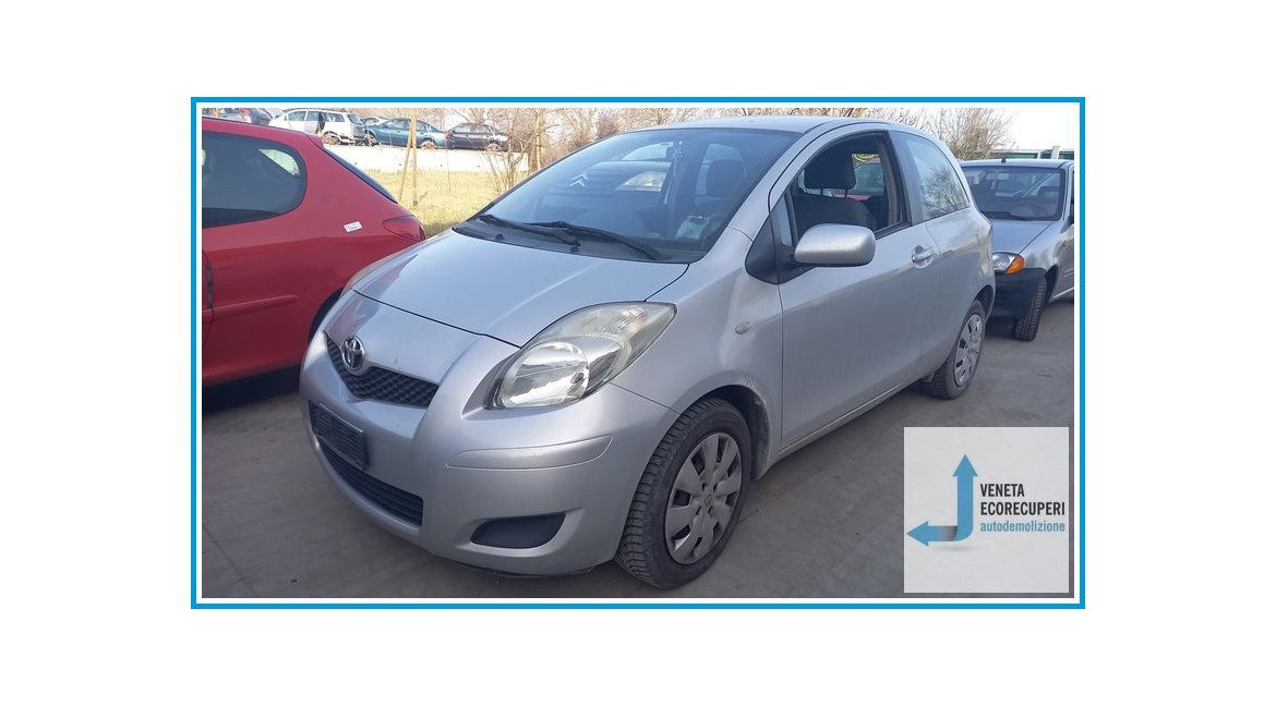 TOYOTA YARIS  del 2009 parti usate e ricambi